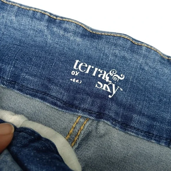 Terra & Sky Womens Jean Shorts Plus Size 14W Blue Cuffed Stretch Mid-Rise Denim - Picture 8 of 9